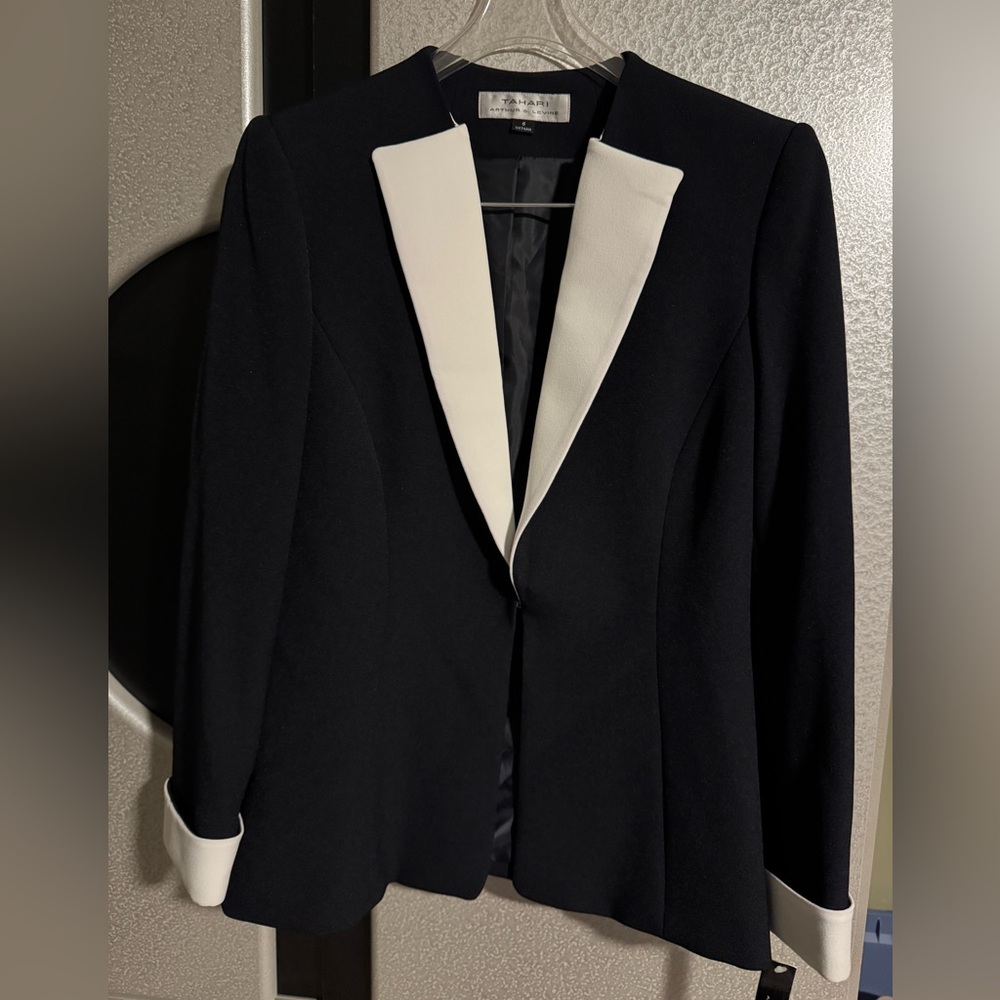 NWT Tahari Navy with White Trim Tuxedo Suit Jacket, 6